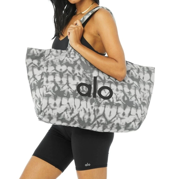 ALO Yoga Bags Alo Yoga Tote Bag Poshmark